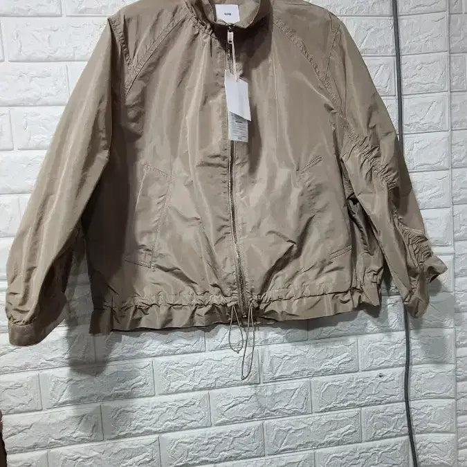 [BUNJANG] KUHO 24SS Cropped Lightweight Windbreaker Zip-Up Jacket (Beige) / 구호 크롭자켓