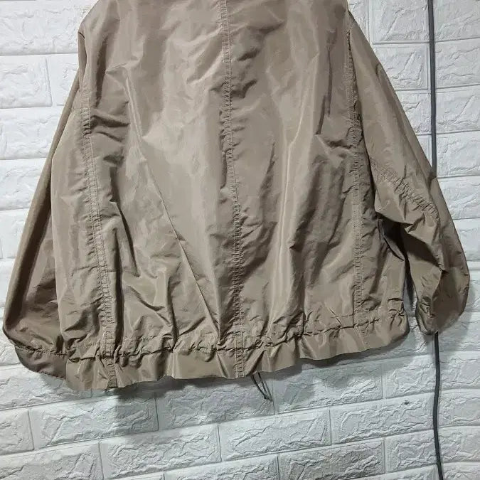 [BUNJANG] KUHO 24SS Cropped Lightweight Windbreaker Zip-Up Jacket (Beige) / 구호 크롭자켓
