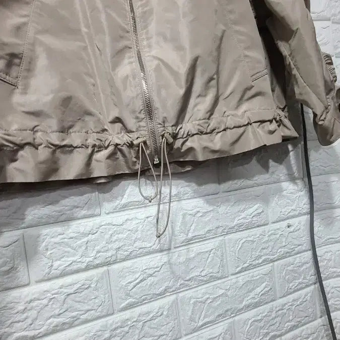 [BUNJANG] KUHO 24SS Cropped Lightweight Windbreaker Zip-Up Jacket (Beige) / 구호 크롭자켓