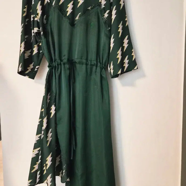 [BUNJANG] Juicy Judy Lightning Print Layered Dress / 쥬시쥬디 번개프린트레이어드형원피스