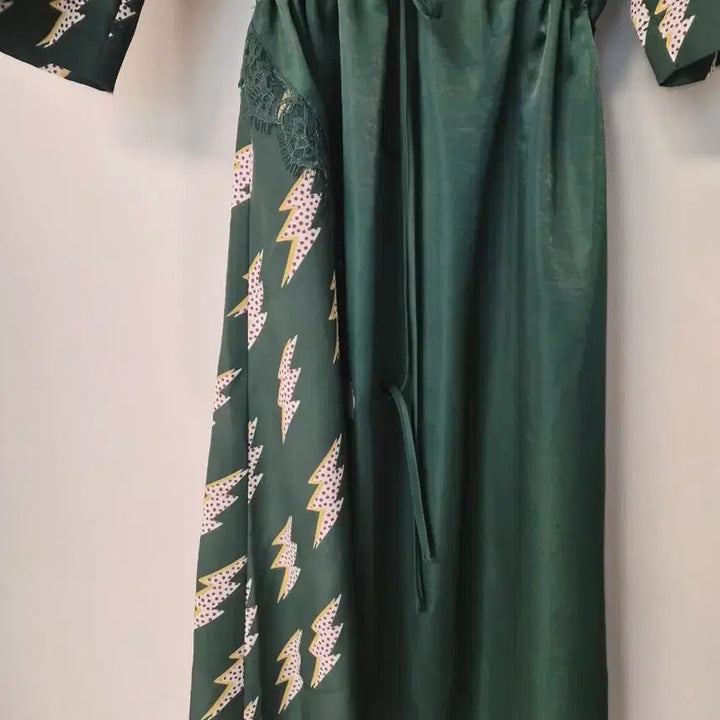 [BUNJANG] Juicy Judy Lightning Print Layered Dress / 쥬시쥬디 번개프린트레이어드형원피스