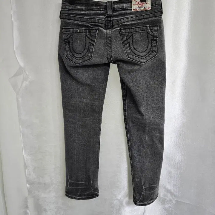 [BUNJANG] True Religion Black Washed Denim Cropped Pants / 트루릴리젼 블랙 워싱 데님 7부 (1985)
