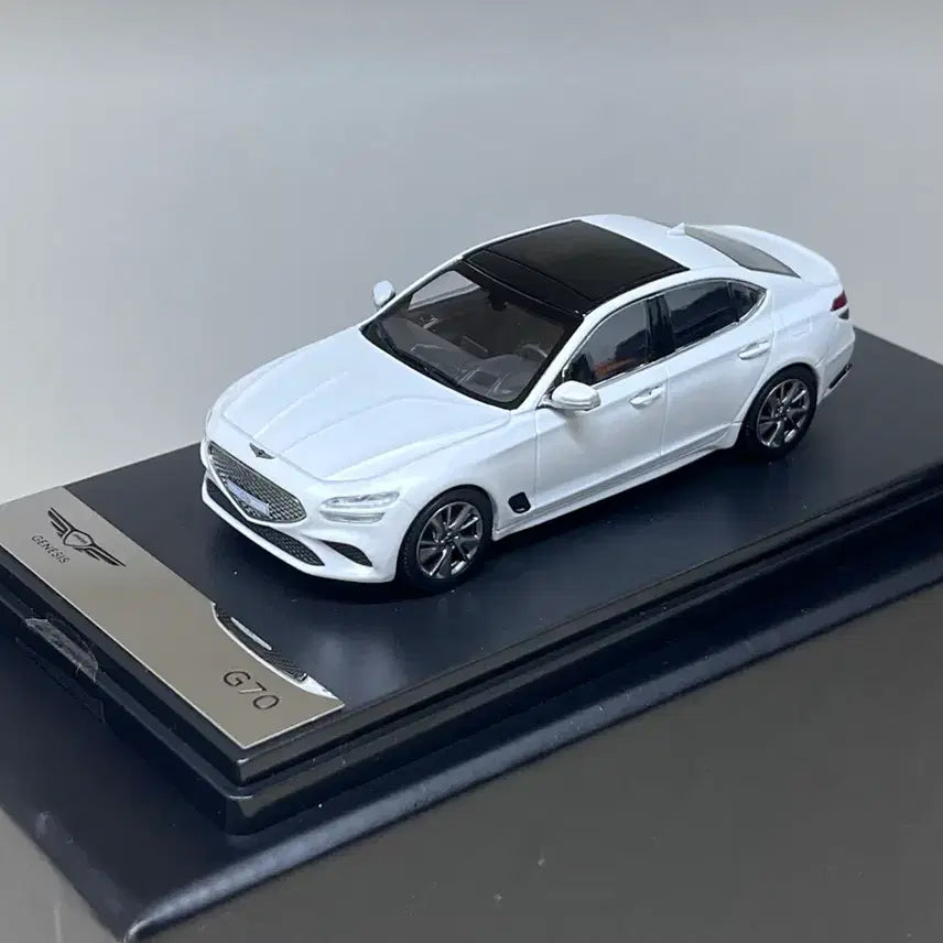 [BUNJANG] PINO B&amp;D 1:43 Genesis G70 Verbier White / 피노비앤디 1:43 제네시스 G70 베르비에 화이트