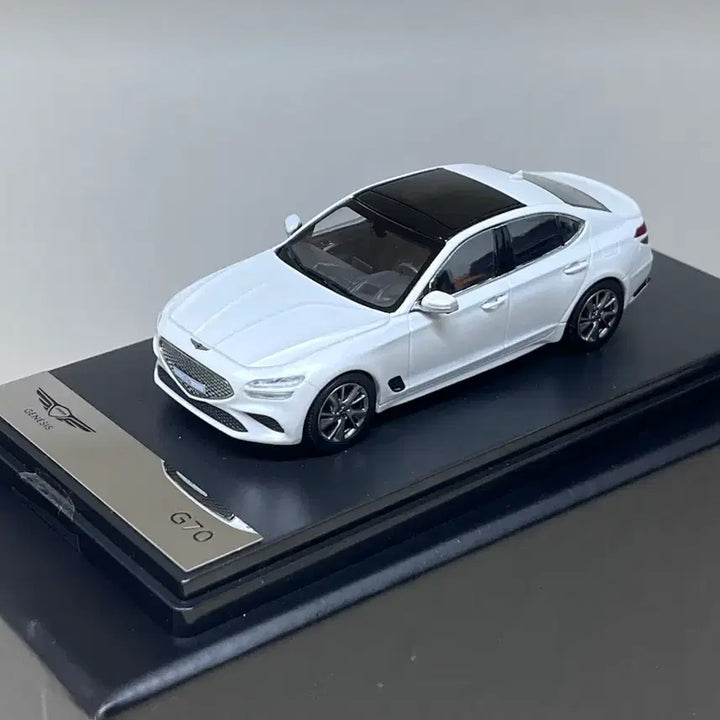 [BUNJANG] PINO B&amp;D 1:43 Genesis G70 Verbier White / 피노비앤디 1:43 제네시스 G70 베르비에 화이트