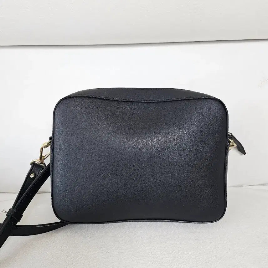 [BUNJANG] Hazzys Black Leather Crossbody Bag / 헤지스 블랙 가죽 크로스백
