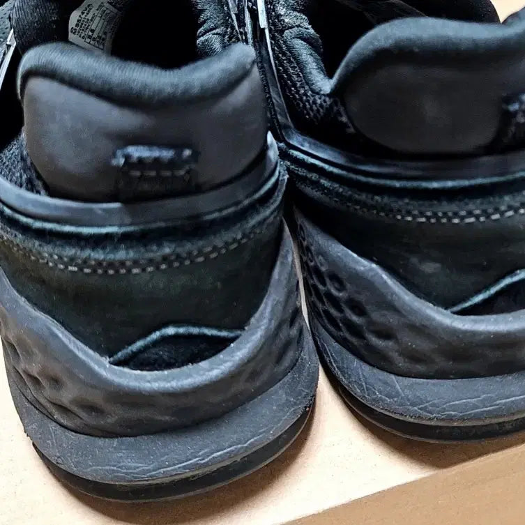 [BUNJANG] New Balance 574 All Black Sneakers / 뉴발란스 574 올블랙 스니커즈