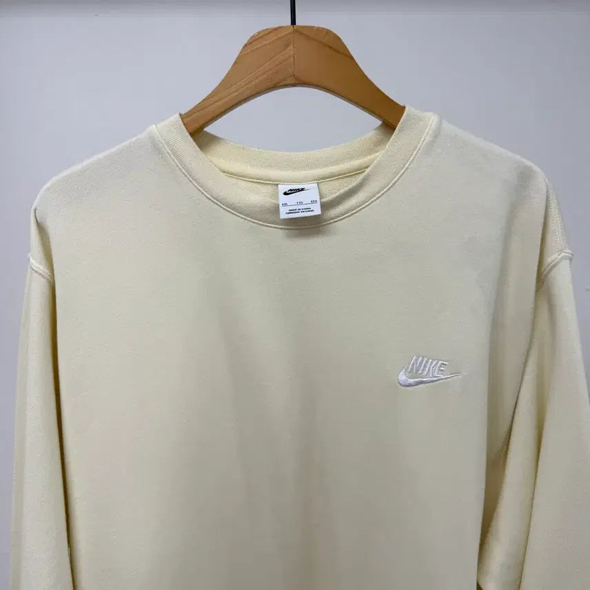 [BUNJANG] Nike Big Swoosh Crewneck Sweatshirt - Ivory XXL (110) / 나이키 맨투맨 110 XXL 아이보리 스우시 빅사이즈 JS49