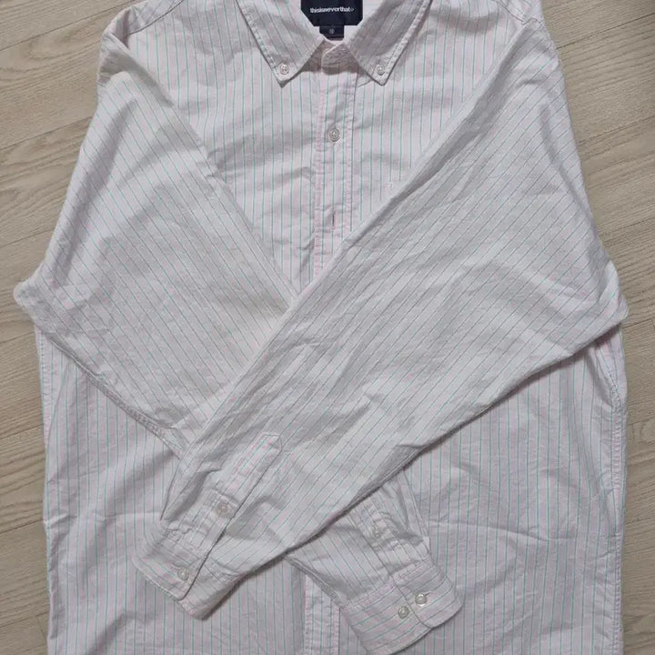 [BUNJANG] thisisneverthat Stripe Oxford Shirt Pink / 디네댓 디스이즈네버댓 스트라이프 옥스포트 셔츠 핑크 (M)
