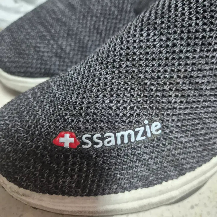 [BUNJANG] Ssamji Mesh Slip-On Shoes / 쌈지메쉬 슬립온