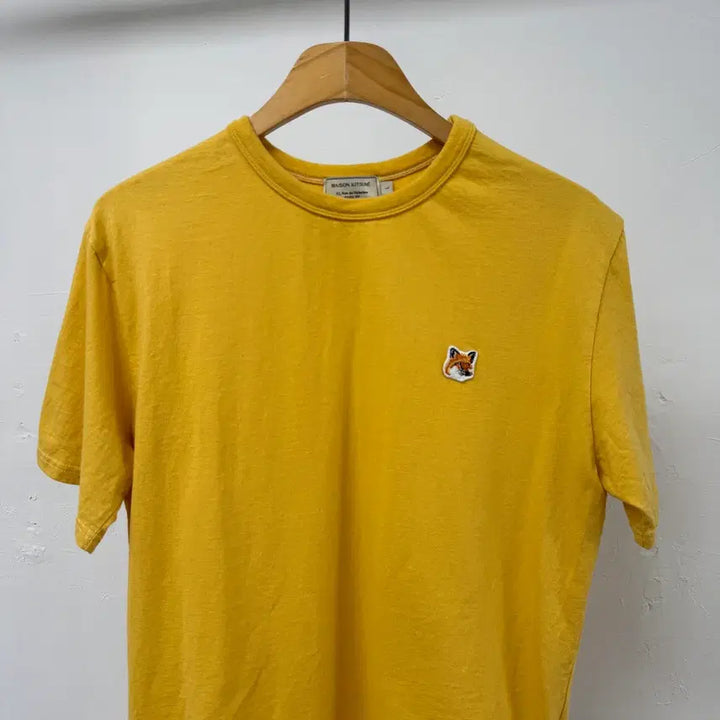 [BUNJANG] Maison Kitsuné Fox Patch Mustard T-Shirt (Size L) / 메종 키츠네 반팔 L 폭스패치 머스타드 여우 티셔츠JS49