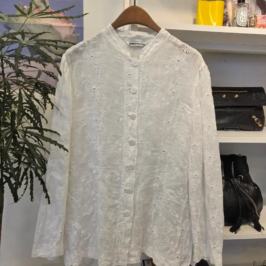 [BUNJANG] Kim Dong Soon Ultimo Eyelet Lace Linen Shirt Blouse / 김동순 울티모 아일렛 레이스 린넨 셔츠 블라우스