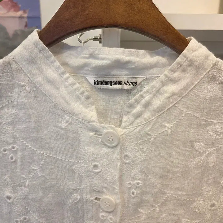 [BUNJANG] Kim Dong Soon Ultimo Eyelet Lace Linen Shirt Blouse / 김동순 울티모 아일렛 레이스 린넨 셔츠 블라우스