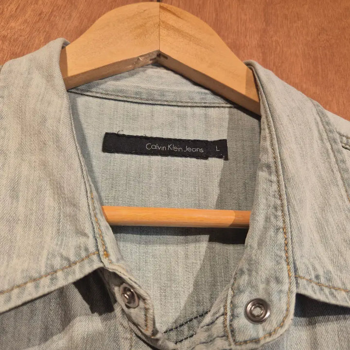 [BUNJANG] Calvin Klein Double Pocket Denim Shirt L / ck캘빈클라인 더블 포켓 청 셔츠 L (번660