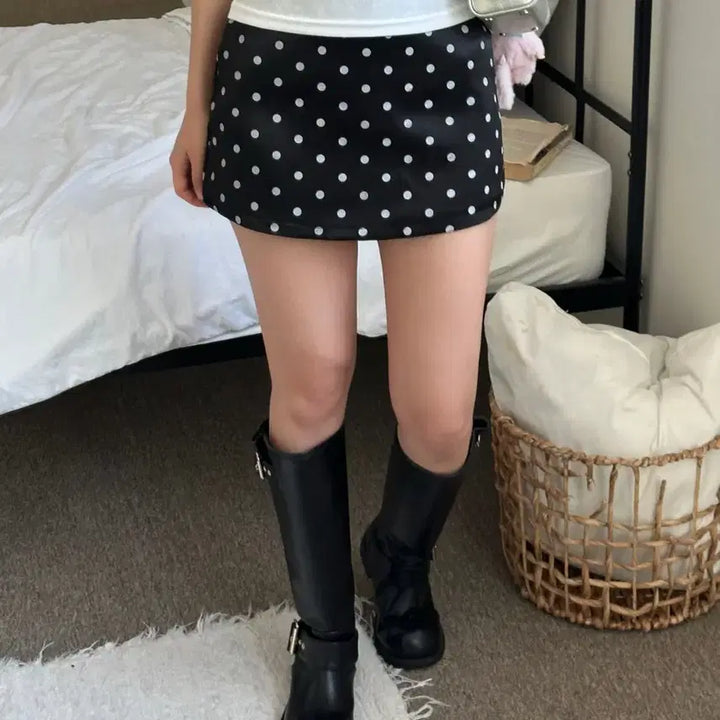 [BUNJANG] Dot Mini Skirt (Size S) / 도트 미니스커트 s