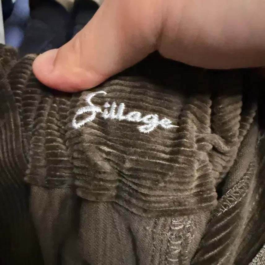 [BUNJANG] Sillage Corduroy Balloon Pants Brown / [F] 실라주 Sillage 코듀로이 벌룬 팬츠