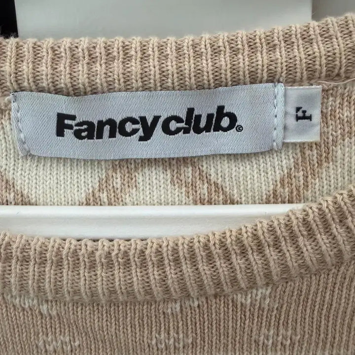 [BUNJANG] Nasty Fancy Club Cropped Knit / 네스티팬시클럽 크롭 니트