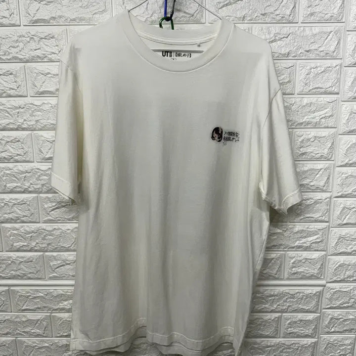 [BUNJANG] Uniqlo Oshi no Ko Collaboration T-Shirt XL / 유니클로 오시노코 최애의 아이 콜라보 반팔티 xl