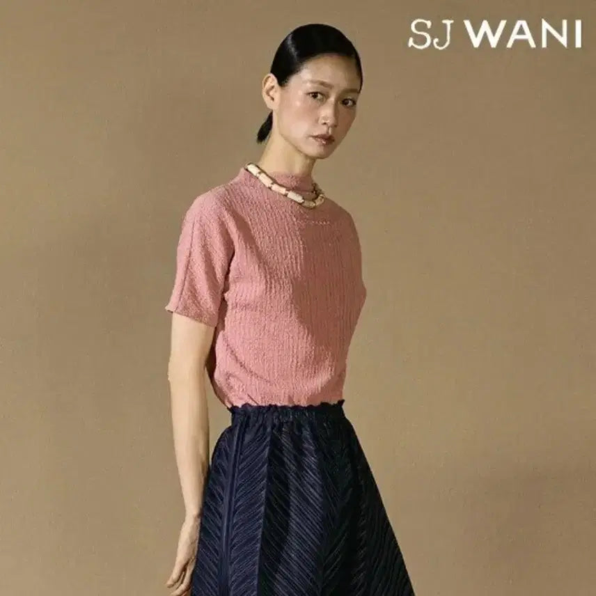 [BUNJANG] SJ WANI Pleated Short-Sleeve Blouse (Size 55) / SJ WANI 플리츠 티블라우스(55)새제품