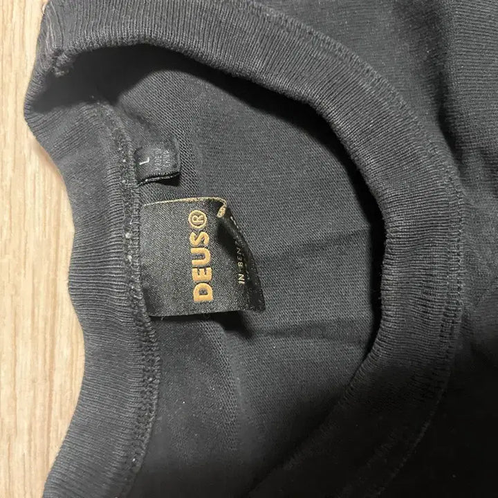 [BUNJANG] Deus Ex Machina Black Logo T-Shirt / 데우스 반팔