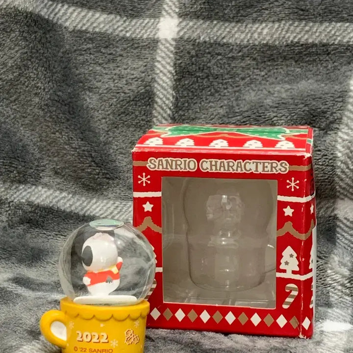 [BUNJANG] Sanrio Pochacco 2022 Mini Snow Globe / 산리오 포차코 2022 미니 스노우볼 스노우글로브