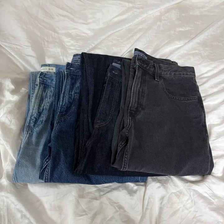 [BUNJANG] Uniqlo JW Anderson Straight Jeans (30x4) / 유니클로 jw앤더슨 스트레이트진 30사이즈 4장 일괄