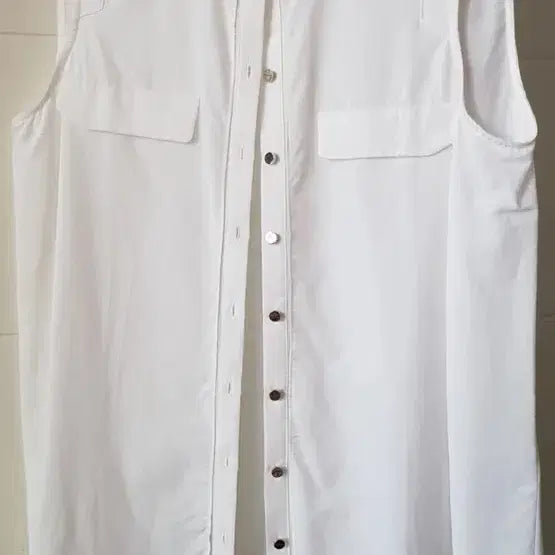 [BUNJANG] Soos Sleeveless Blouse / 수스 민소매 블라우스