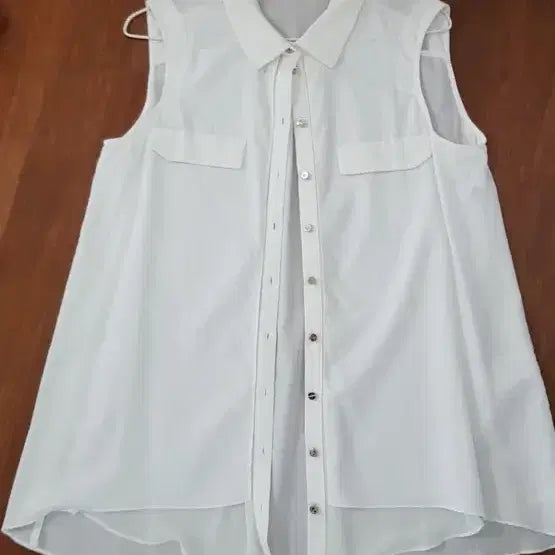 [BUNJANG] Soos Sleeveless Blouse / 수스 민소매 블라우스