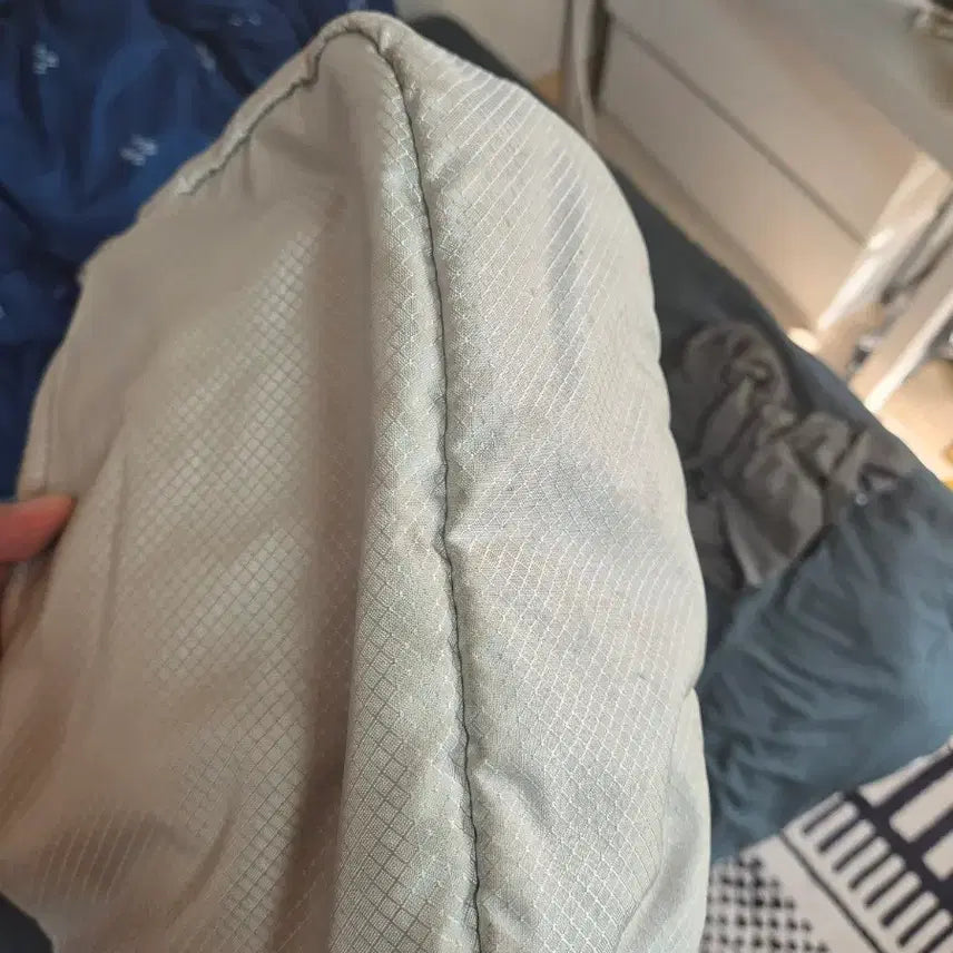 [BUNJANG] Supreme Small Messenger Bag Silver 22SS / 슈프림 스몰 메신저백 실버 22SS