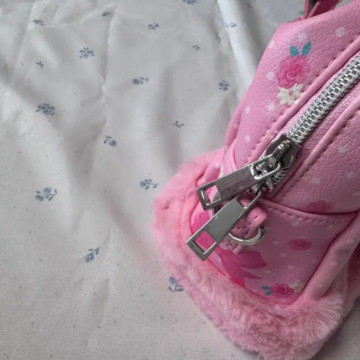 [BUNJANG] Hello Kitty Pink Fur Mini Tote Bag / 헬로키티 핑크 퍼 미니 토트백