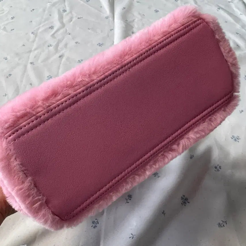 [BUNJANG] Hello Kitty Pink Fur Mini Tote Bag / 헬로키티 핑크 퍼 미니 토트백