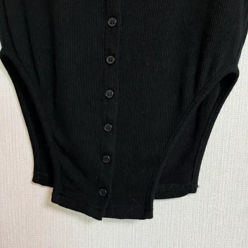 [BUNJANG] 3Times Side Cutout Cardigan Black / 쓰리타임즈 사이드 컷아웃 가디건 블랙