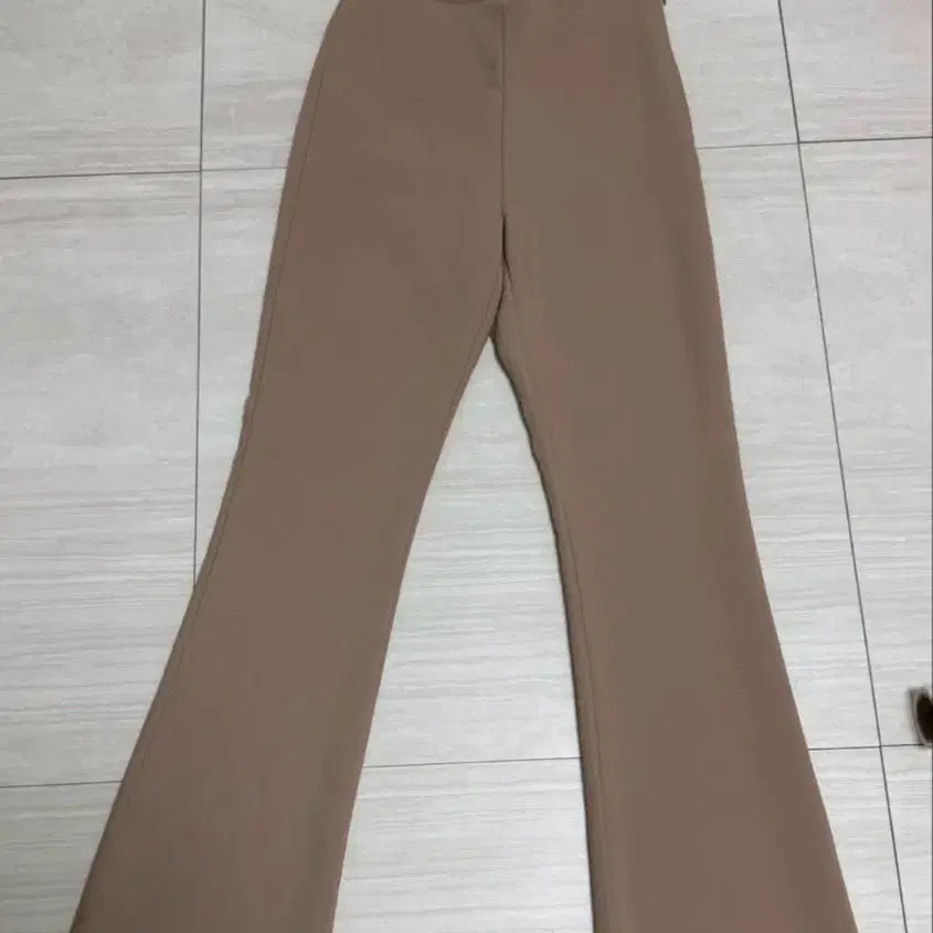 [BUNJANG] Beige Bootcut Slacks / 베이지 부츠컷 슬랙스