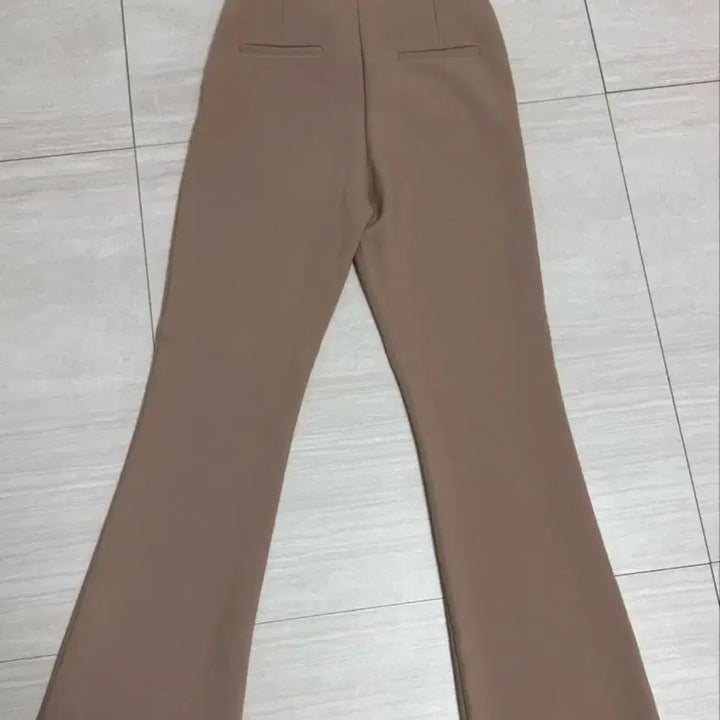 [BUNJANG] Beige Bootcut Slacks / 베이지 부츠컷 슬랙스