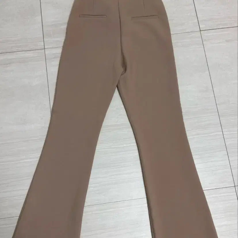 [BUNJANG] Beige Bootcut Slacks / 베이지 부츠컷 슬랙스