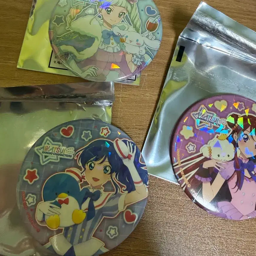 [BUNJANG] Aikatsu! x Sanrio Collaboration Badge Set (Yurika, Aoi, Ran) / 급처)아이엠스타 아이카츠 산리오 콜라보 뱃지 아오이 란