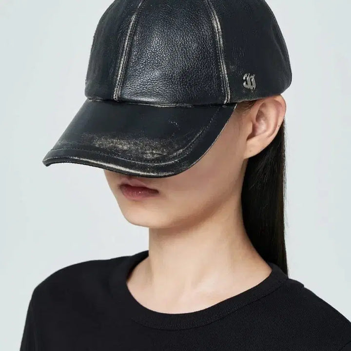 [BUNJANG] JUUN.J 23 JJ Washed Leather Ball Cap / 준지 23 JJ 메탈로고 워싱 레더 볼캡 소가죽 모자