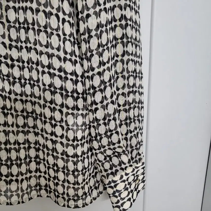 [BUNJANG] Zara Patterned Blouse with Frill Detail / 자라 프릴 블라우스 패턴 셔츠