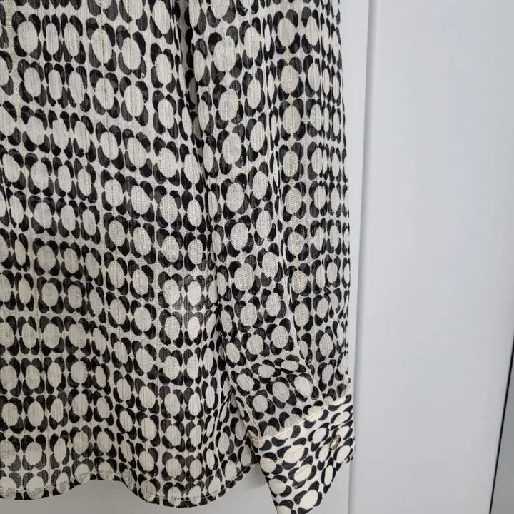 [BUNJANG] Zara Patterned Blouse with Frill Detail / 자라 프릴 블라우스 패턴 셔츠