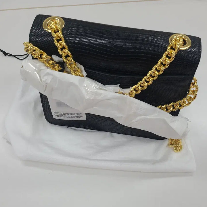 [BUNJANG] Moschino Lettering Shoulder Bag / 모스키노 레터링 숄더백