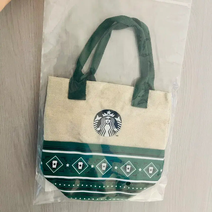[BUNJANG] Starbucks Hualien Store Limited Green Siren Drink Bag / 대만 스타벅스 화롄매장 한정 그린 사이렌 드링크백