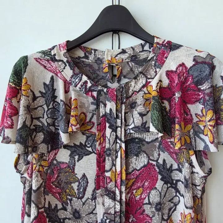 [BUNJANG] Floral Ruffle T-Shirt / 66/꽃무늬 러플 티셔츠