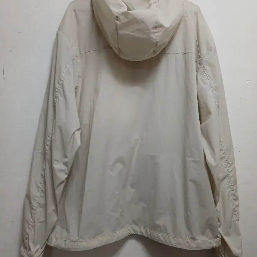 [BUNJANG] Discovery Hooded Windbreaker Jacket Ivory Size 110 / 디스커버리  후드 바람막이 아이보리 사이즈 110