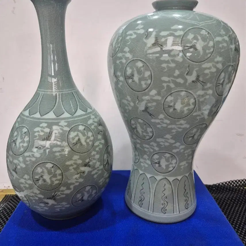 [BUNJANG] Celadon Vase and Maebyeong with Inlaid Cloud and Crane Motif / 청자 상감운학문 주병과 매병 수결같습니다 (소장품)