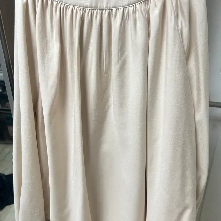 [SOLD OUT] 시에 sie 러플 실키 블라우스