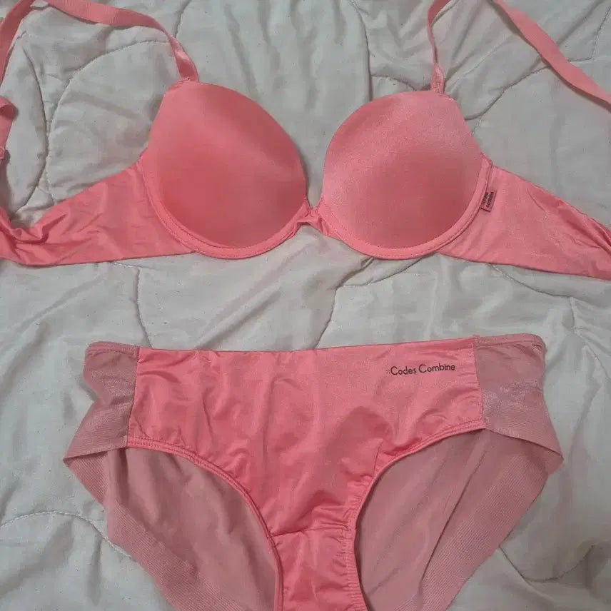 [BUNJANG] Code:z Combined Pink Bra &amp; Panty Set / 코데즈컴바인 핑크 브라 팬티(중고)