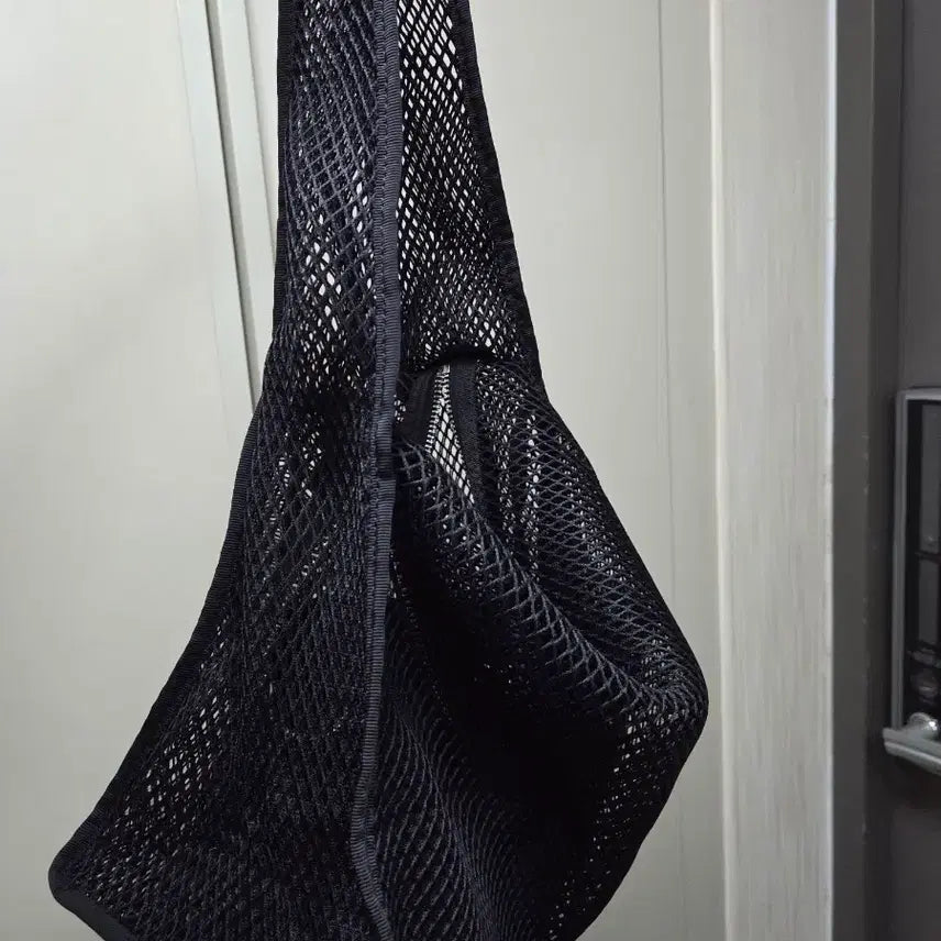 [BUNJANG] COS Mesh Shoulder Bag Black / 코스 매쉬 숄더백 가방 블랙