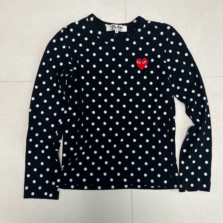 [SOLD OUT] 꼼데가르송 플레이 레드와펜 도트 롱슬리브 (made in Japan)