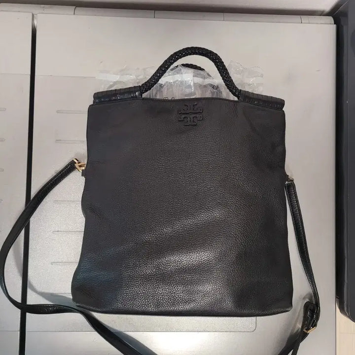 [BUNJANG] Tory Burch Black Leather Crossbody Bag with Tassel Detail / 토리버치 블랙 크로스백