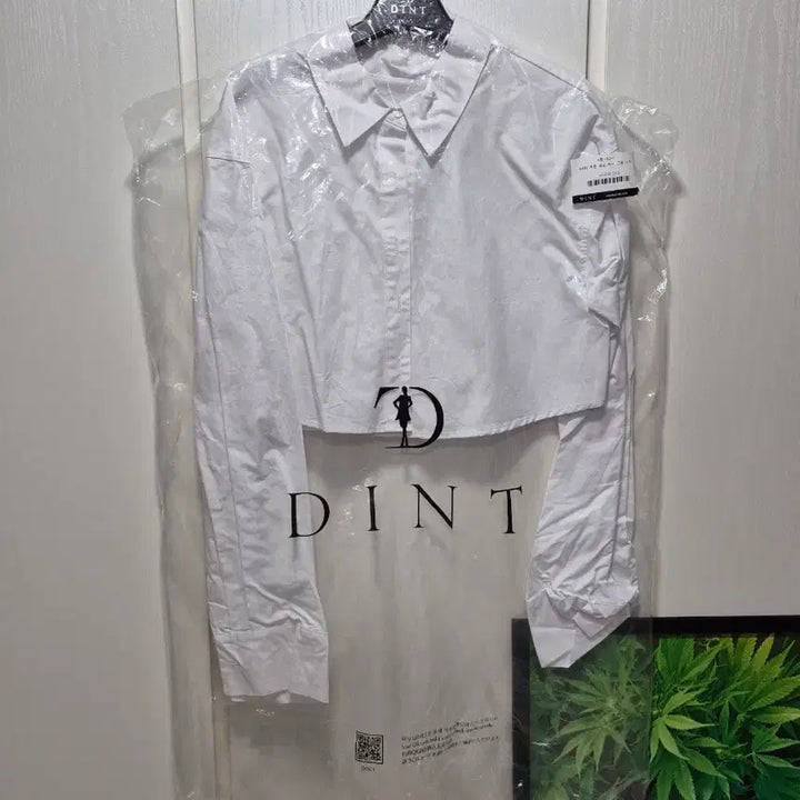 [BUNJANG] Dint White Cropped Shirt / (세일)(새상품)DINT 딘트 화이트 크롭 셔츠