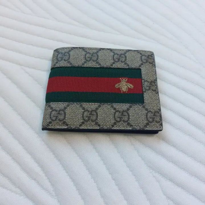 [BUNJANG] Gucci GG Supreme Bee Bi-Fold Wallet / (정품)구찌 GG 수프림 꿀벌 반지갑